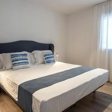 Apartment Cliper By Escampa